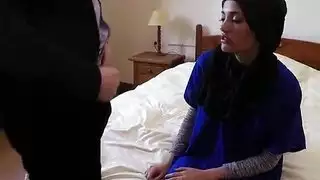 المال يتكلم: نائب الرئيس يوافق على البلع العميق في فيديو xxx