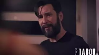 ما زالت ترتجف بعد ذلك النشوة الشديدة من الجنس الجامح