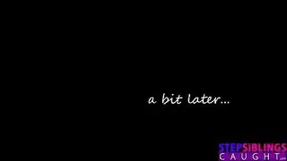 مدرب رياضه ينيك الفتاه البيضاء زات الشعر الاسود