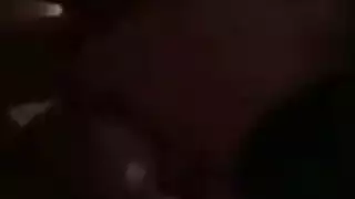 سحاقيات آسيويات بسراويل داخلية زرقاء يتعرين لجلسة مقص مثيرة