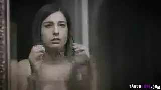 فيديو سكس حائز على جائزة 2018: تلميذة عاهرة تمارس الجنس مع زملائها بطرق متعددة